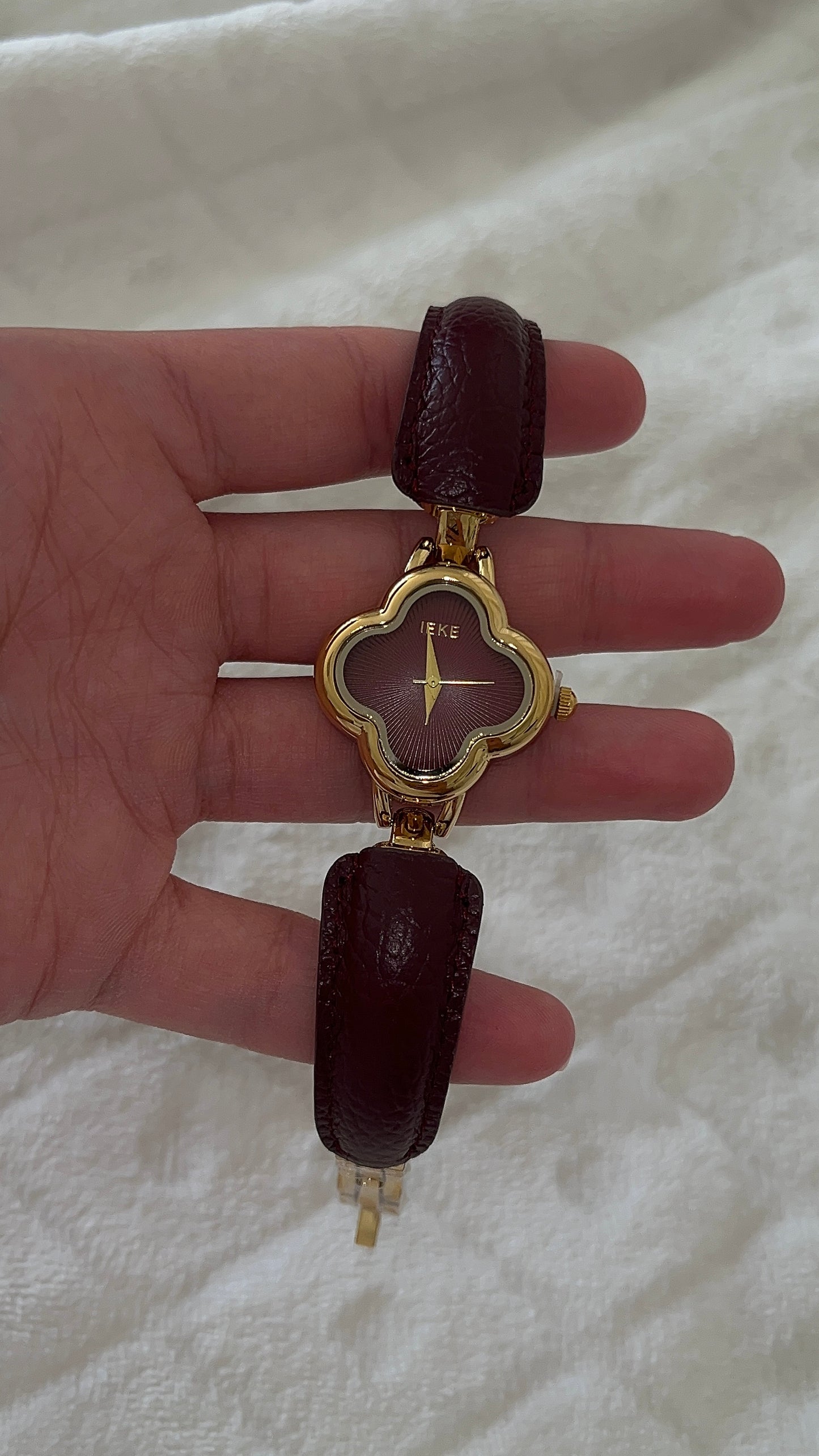 Montre trefle bordeau