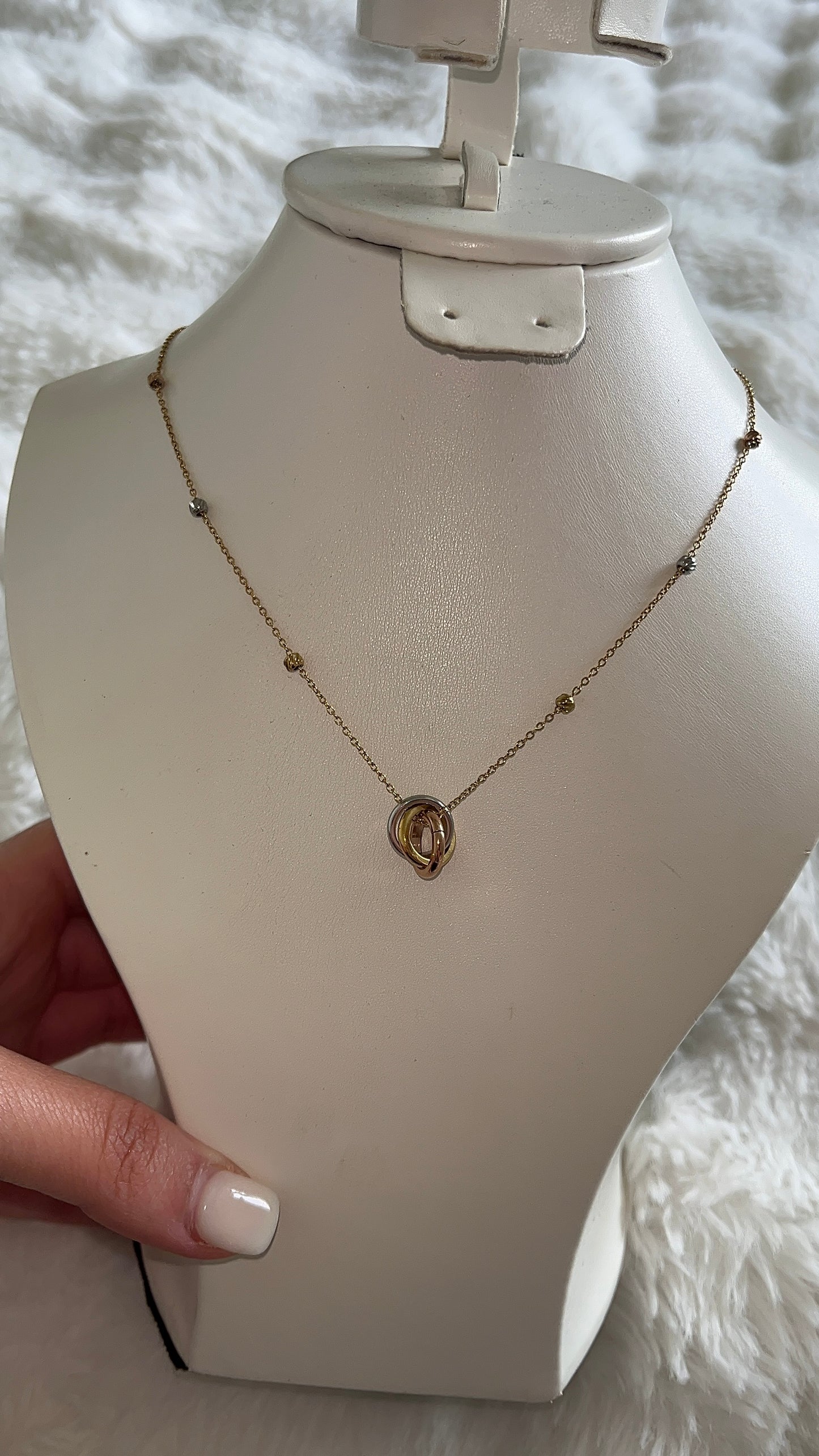 Collier trinity