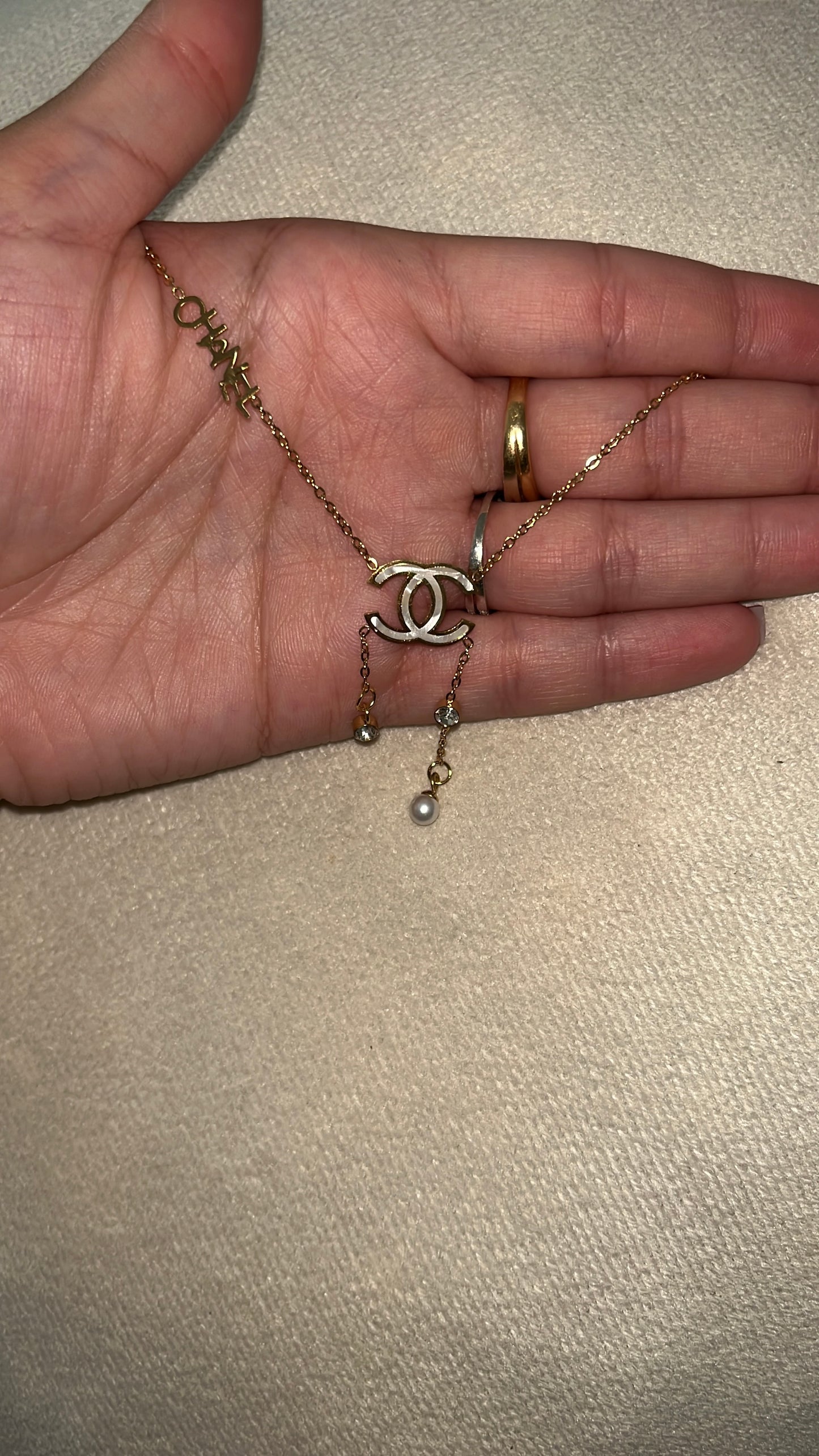 Collier Chanel pendant