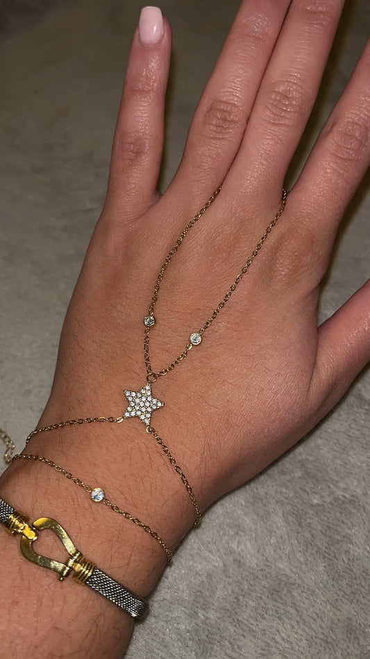 Chaine de main etoile strass