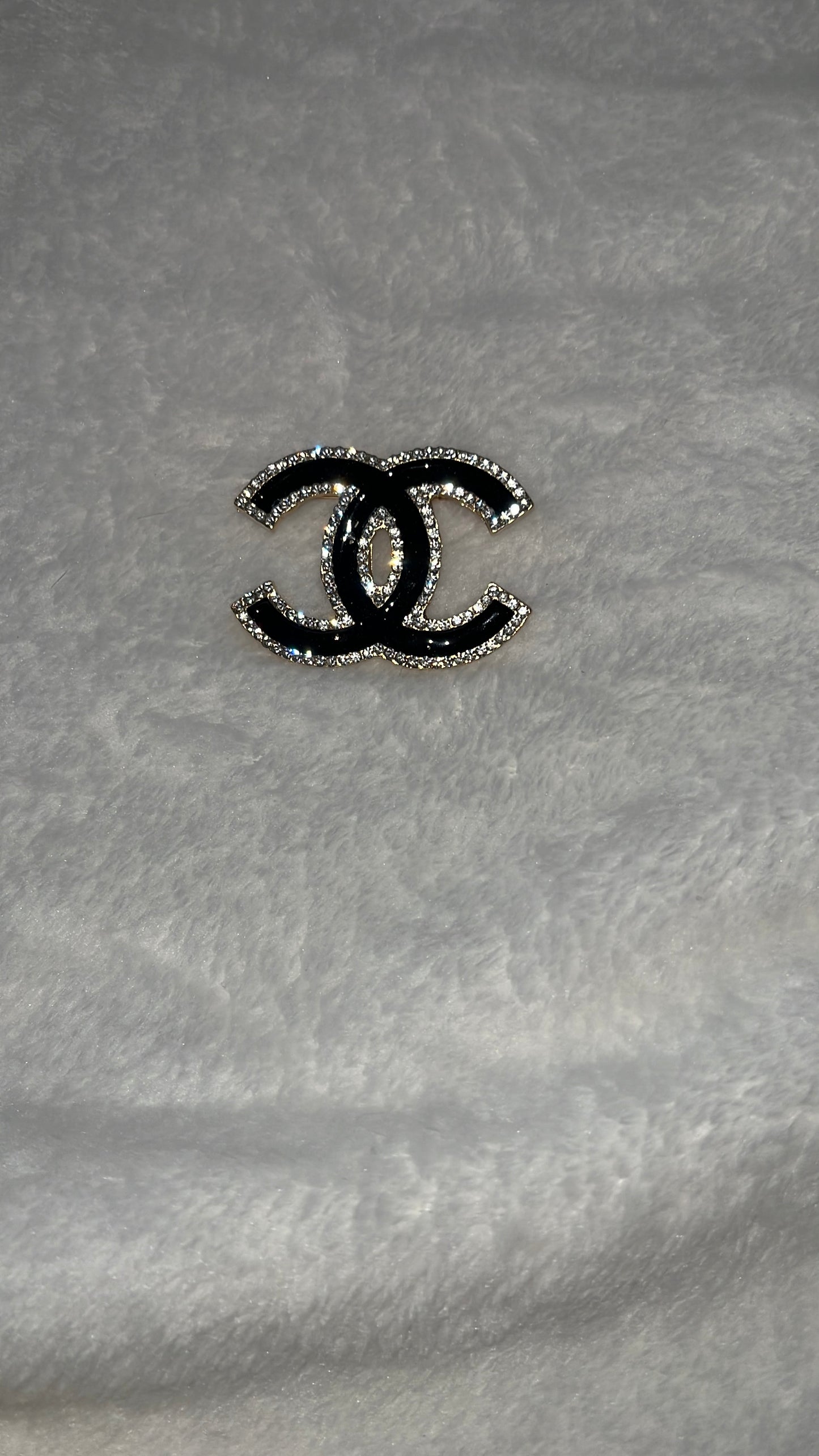 Broche c 9