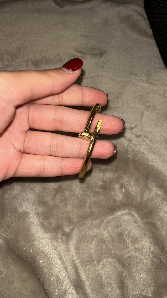 Bracelet clou gravee 15