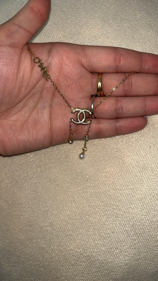Collier Chanel pendant