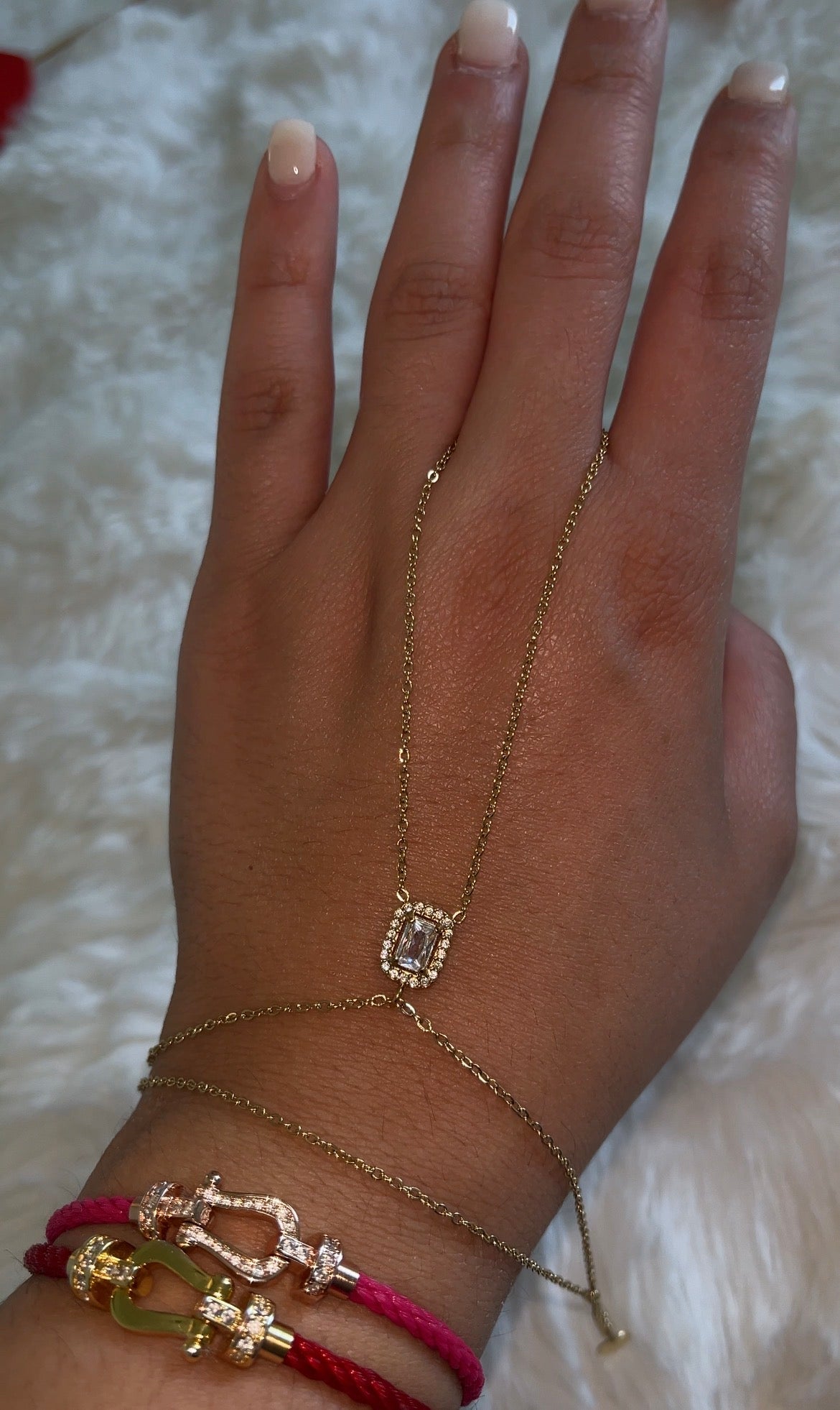Chaine de main carter