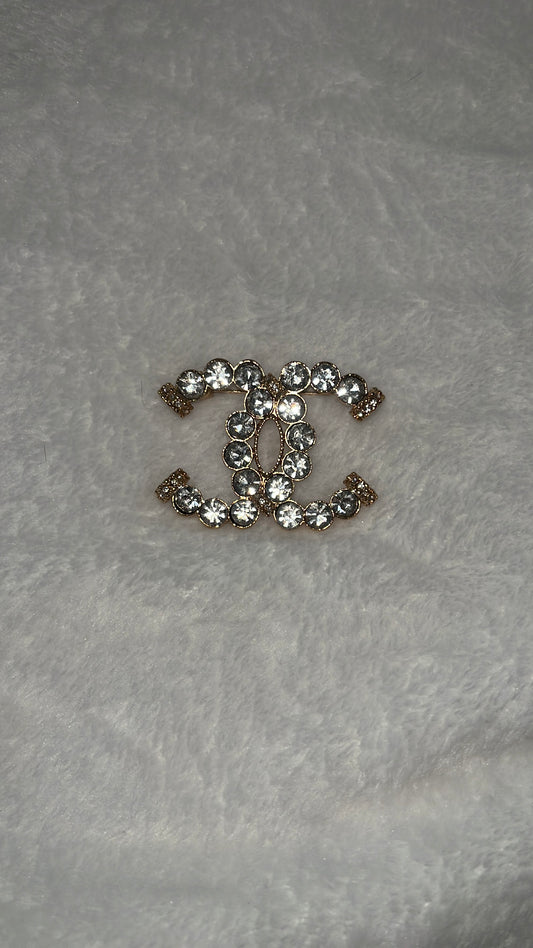 Broche c 10
